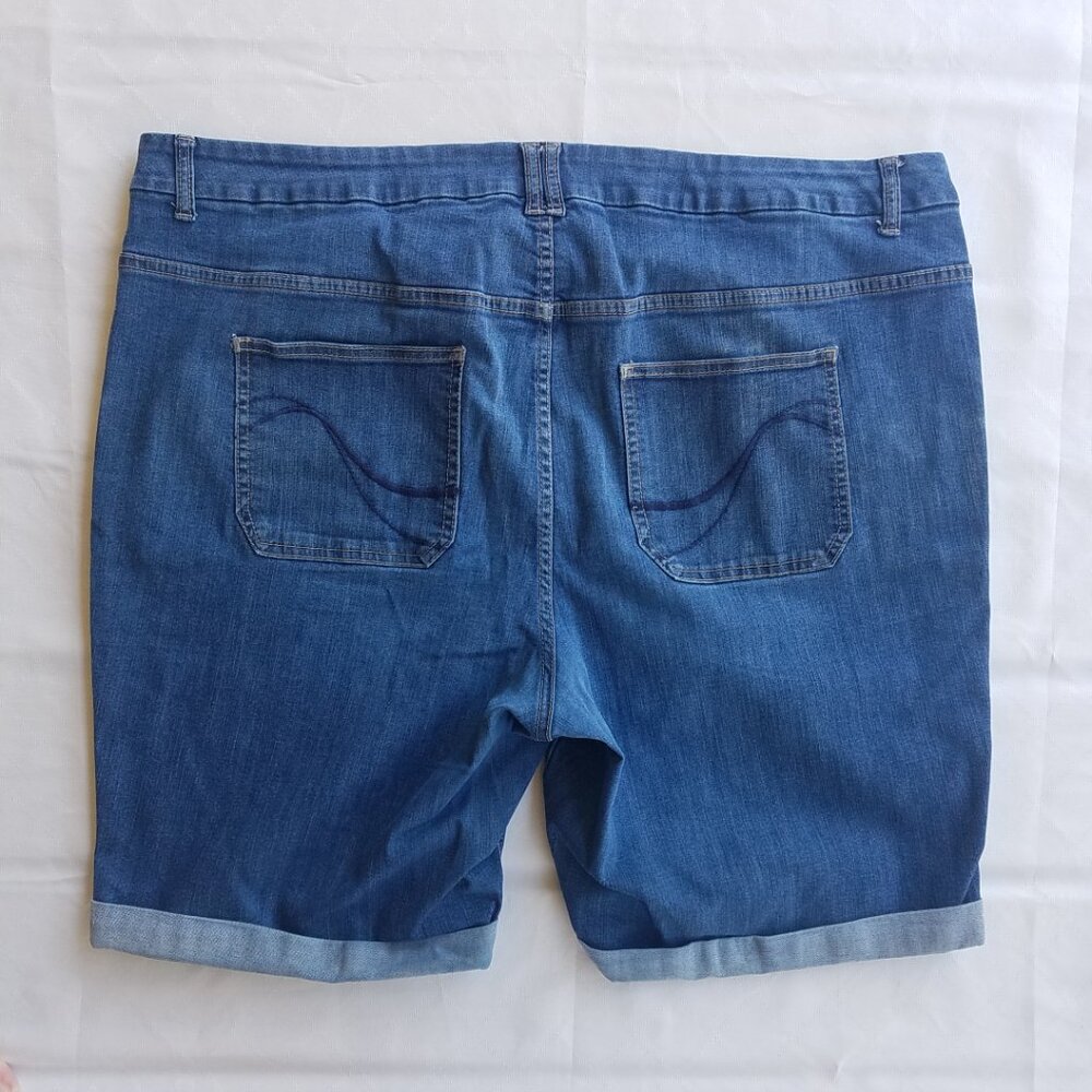 Lane Bryant Genius Fit Cuffed Bermuda Shorts dark wash 26 - Picture 9 of 14